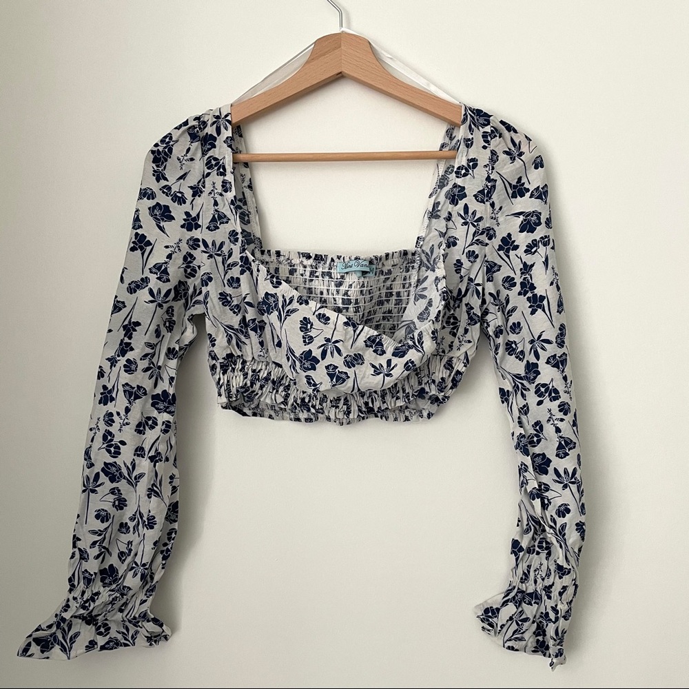NWOT - Verge girl long sleeved crop top